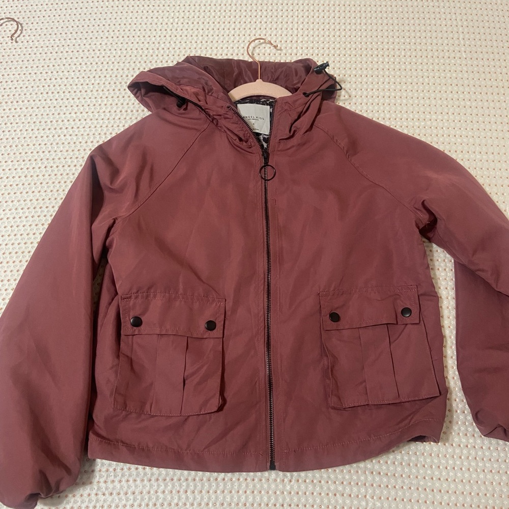 Wind breaker